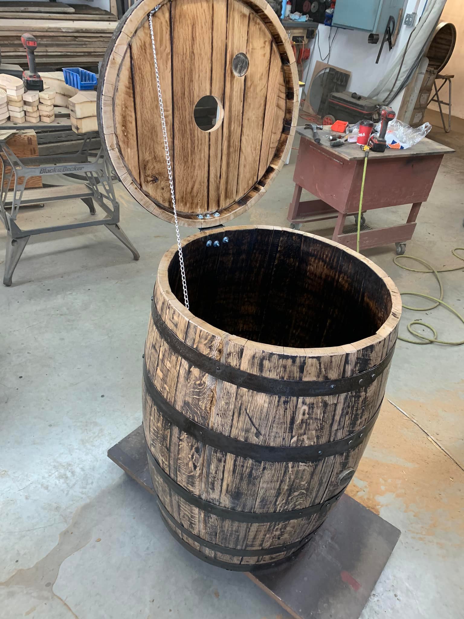 Poubelle baril de chêne
